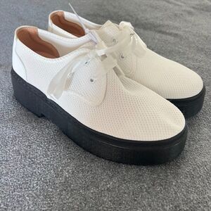 NWOT Women's Beauseen White Platform Shoes Ribbon Laces, Size 10